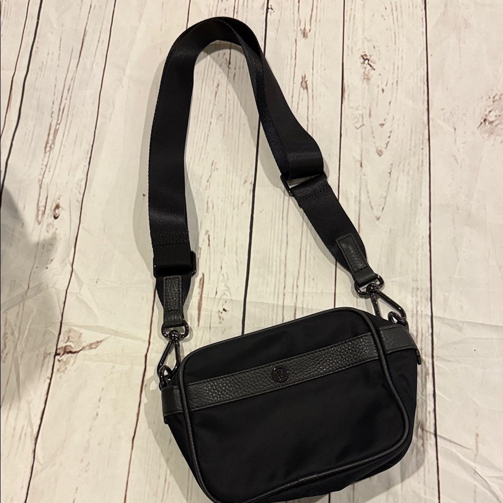 Lululemon black Crossbody eu